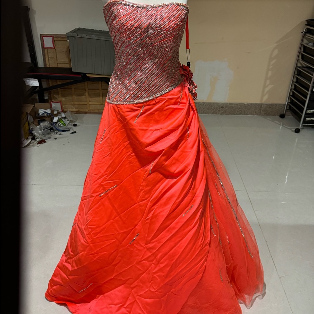 Elegant Strapless Red Evening Gown